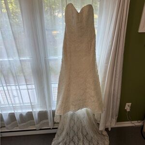 Lace strapless wedding dress
